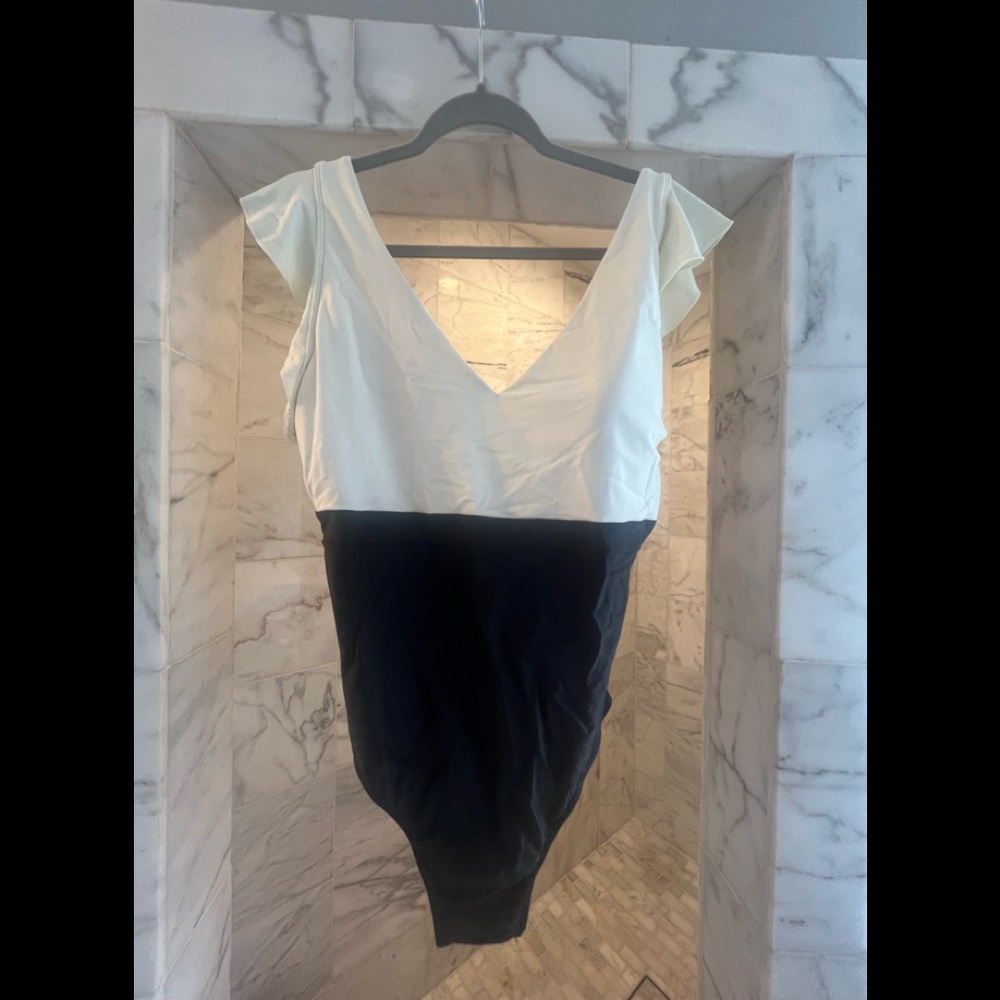 The Summersalt Ruffle Backflip - size 16 - only tried on - * NEW WITHOUT TAGS